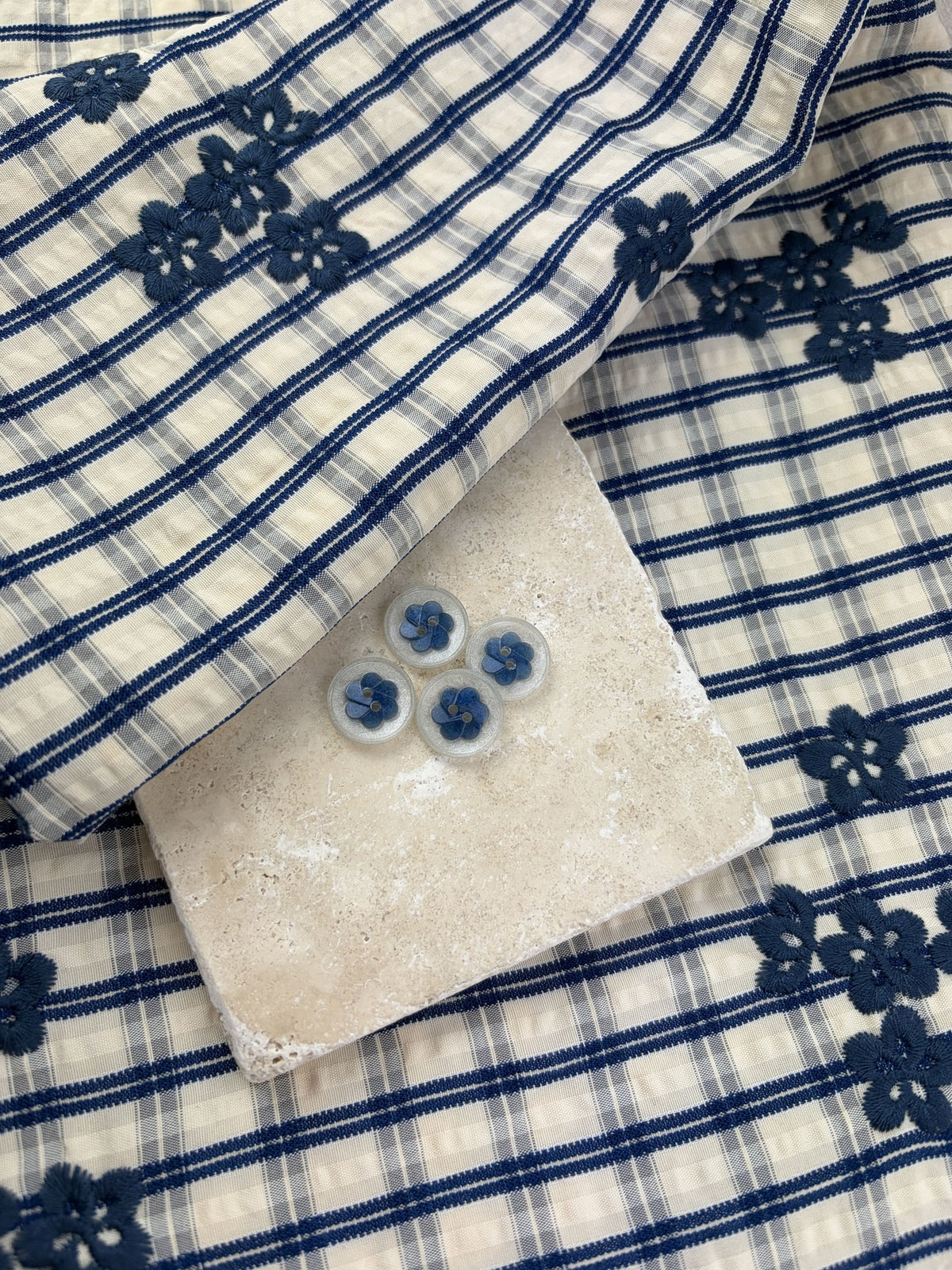 Bouton 19 - Chemise